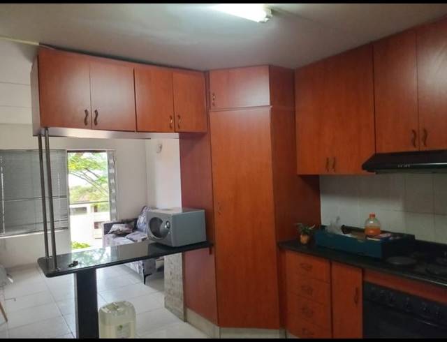 2 BEDROOM APARTMENT FOR SALE IN MONTCLAIR